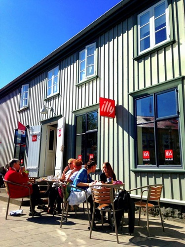 The meetings are held at coffeehouse IÐA Zimsen.