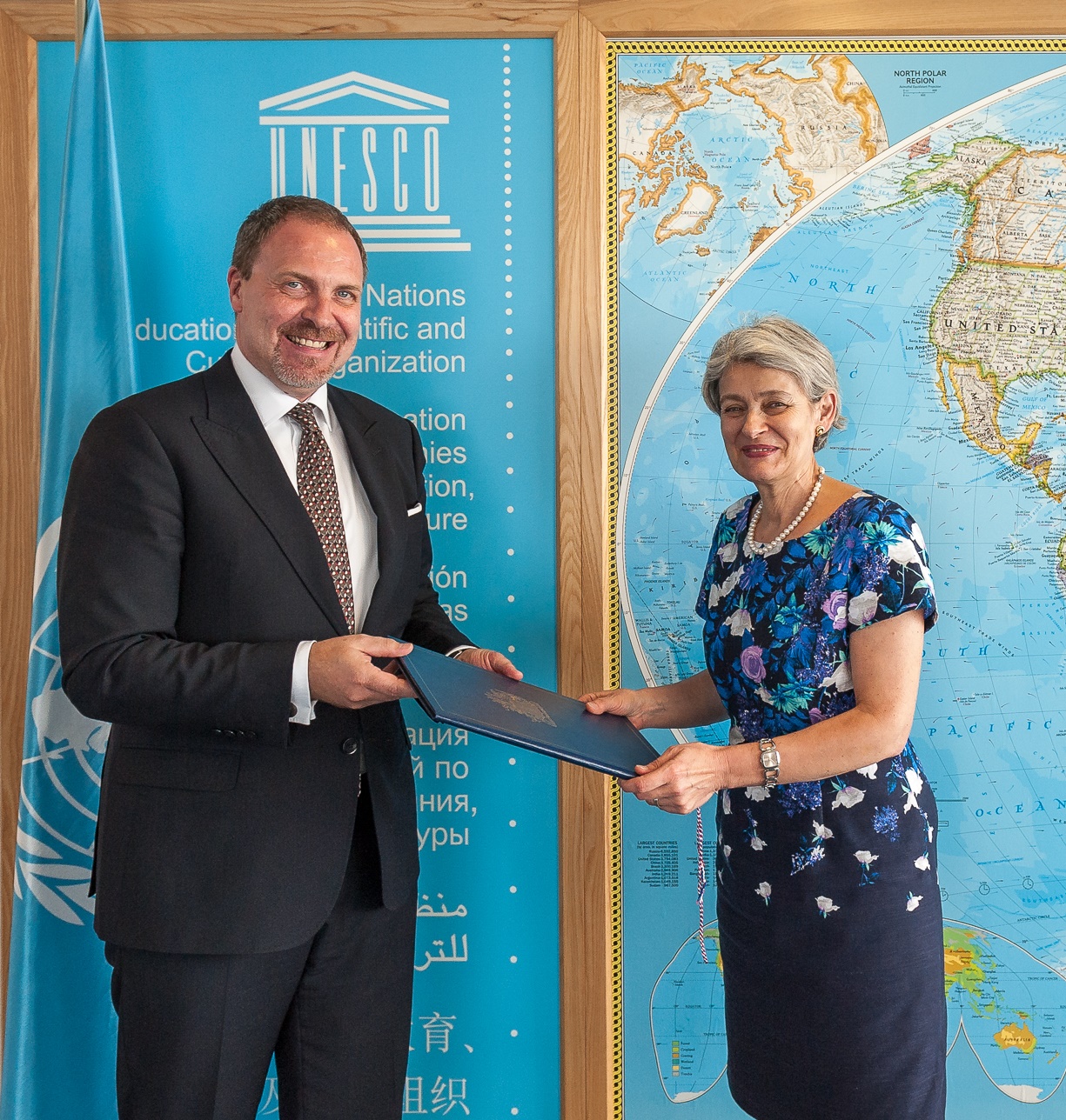 Amb. Kristján Andri Stefánsson presents his credentials to Director-General Irina Bokova as Permanent Representative of Iceland to UNESCO). Credits : © UNESCO/Ignacio Marin